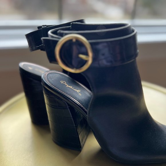 Qupid Black Leather Peep Toe Heels - Picture 8 of 8